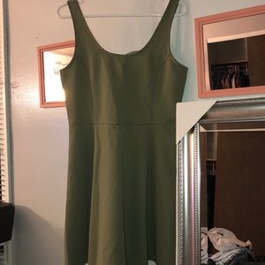 Short green dress!!